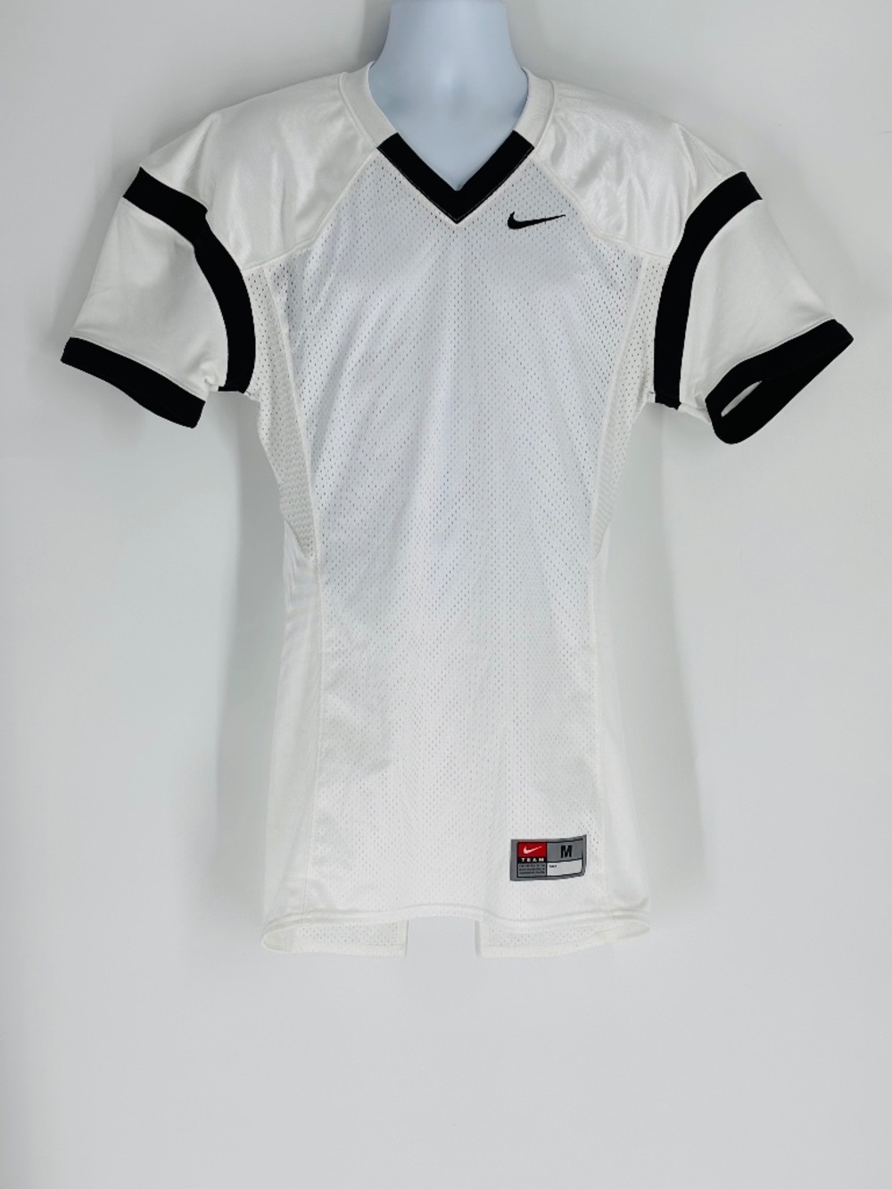 NWT Nike Mens Football Athletic Practice Mesh Jersey White / Black